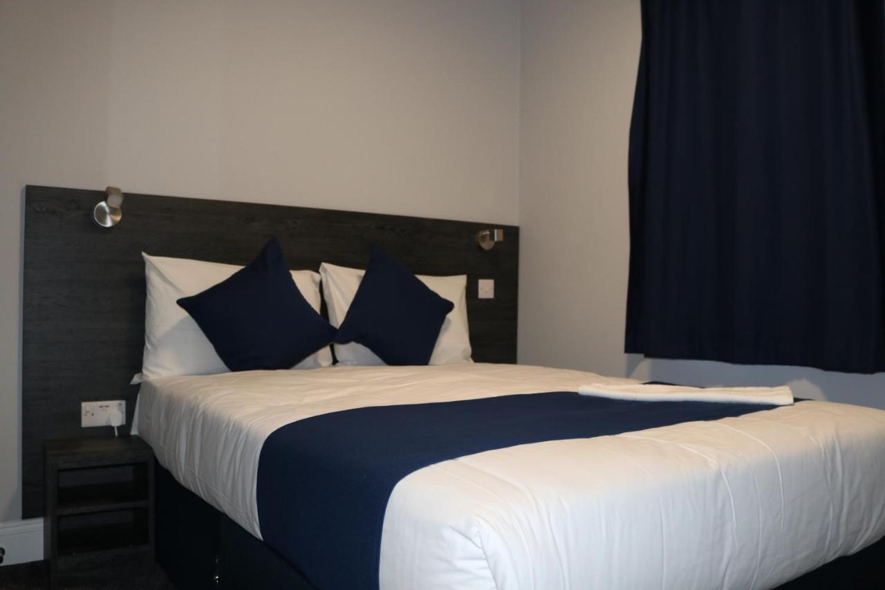 Blue Sapphire Hotel Ілфорд Екстер'єр фото