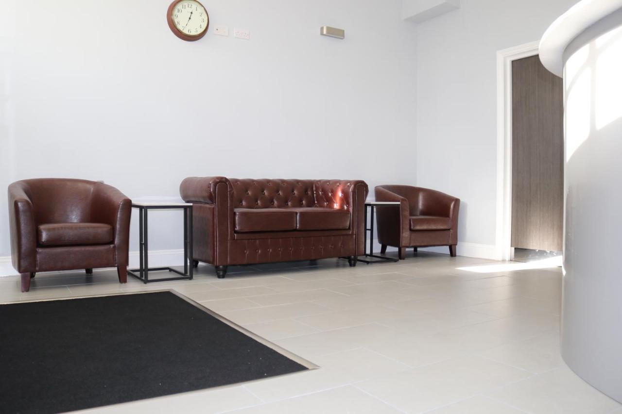 Blue Sapphire Hotel Ілфорд Екстер'єр фото