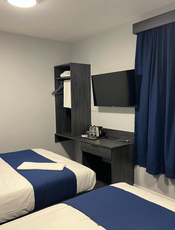 Blue Sapphire Hotel Ілфорд Екстер'єр фото