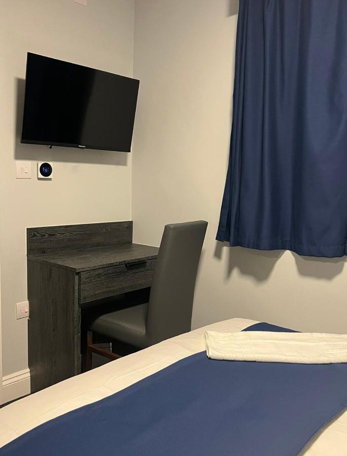 Blue Sapphire Hotel Ілфорд Екстер'єр фото