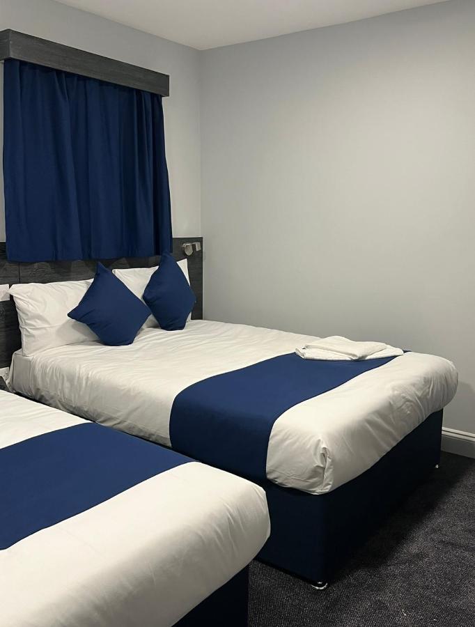 Blue Sapphire Hotel Ілфорд Екстер'єр фото