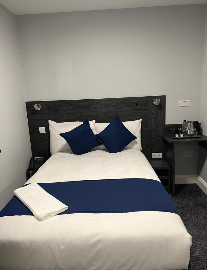 Blue Sapphire Hotel Ілфорд Екстер'єр фото
